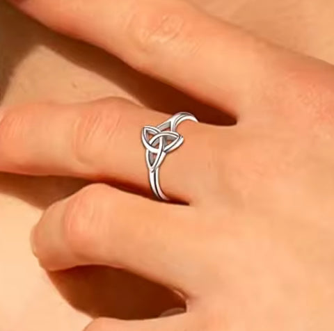 Sterling Silver Triquetra Celtic Knot Off Set Ring